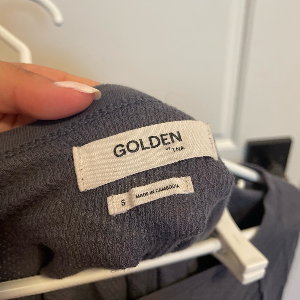 Aritzia TNA waffle long sleeve shirt